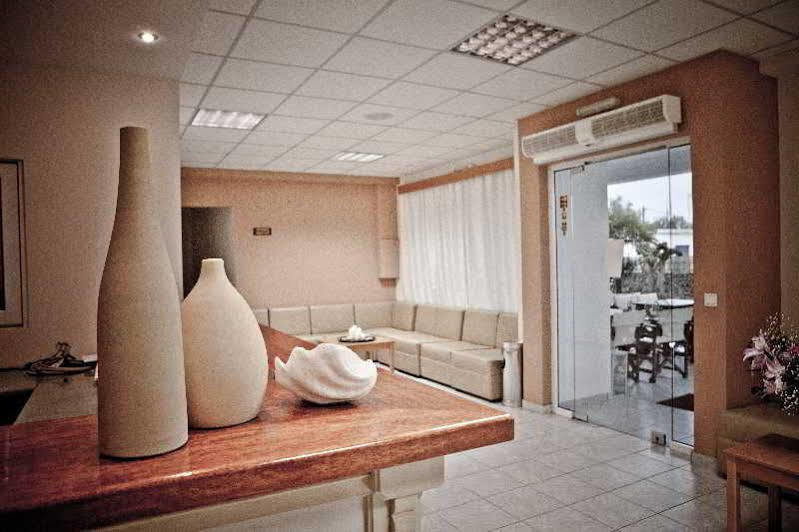 Hotel Venetia Perdika  Buitenkant foto